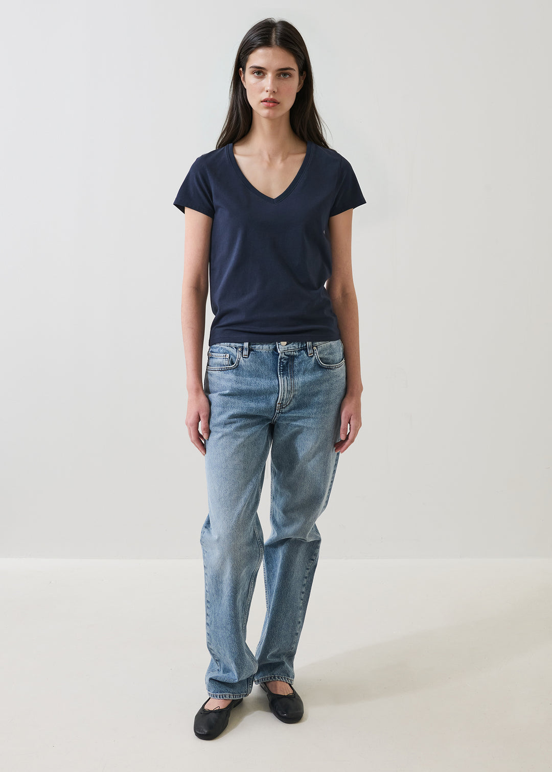 S/S ICONIC PIMA STRETCH FITTED V-NECK (MIDNIGHT) - PATRICK ASSARAF