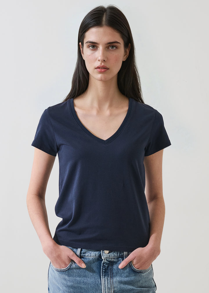 S/S ICONIC PIMA STRETCH FITTED V-NECK (MIDNIGHT) - PATRICK ASSARAF