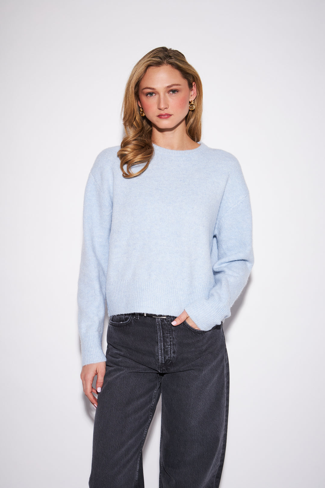 WILFRED EVERYDAY CREWNECK (SKY) - JOHN+JENN