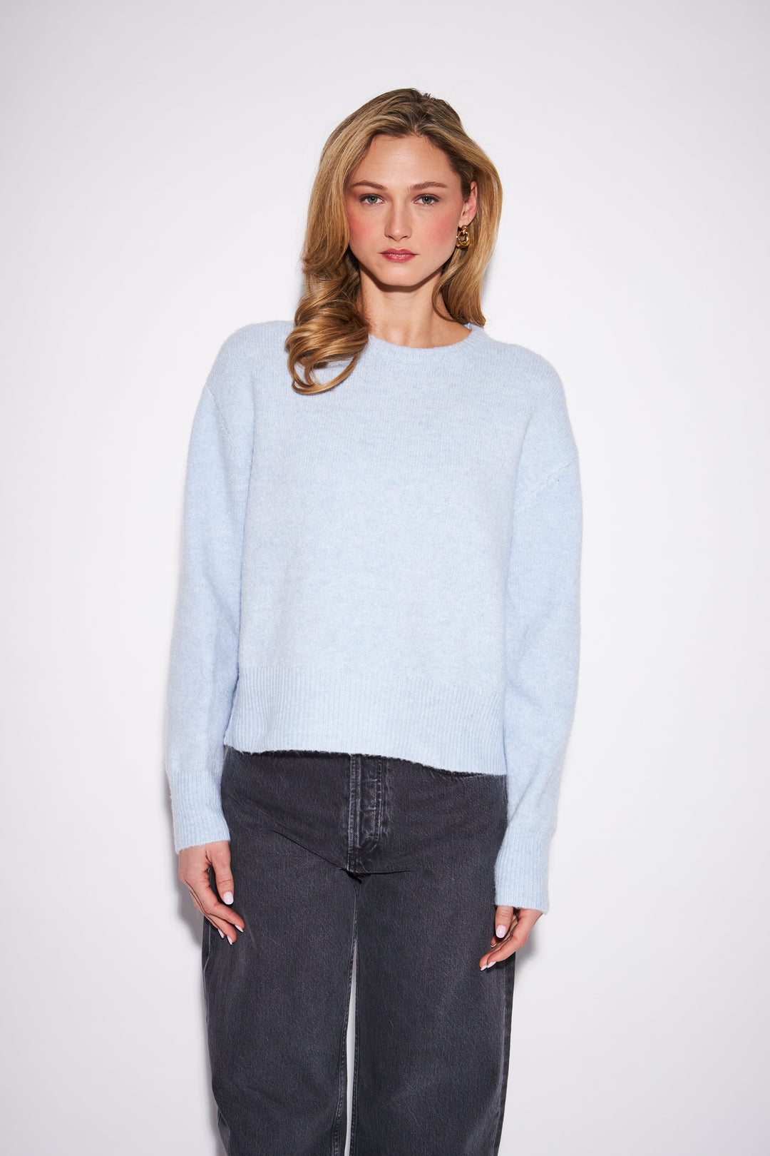 WILFRED EVERYDAY CREWNECK (SKY) - JOHN+JENN