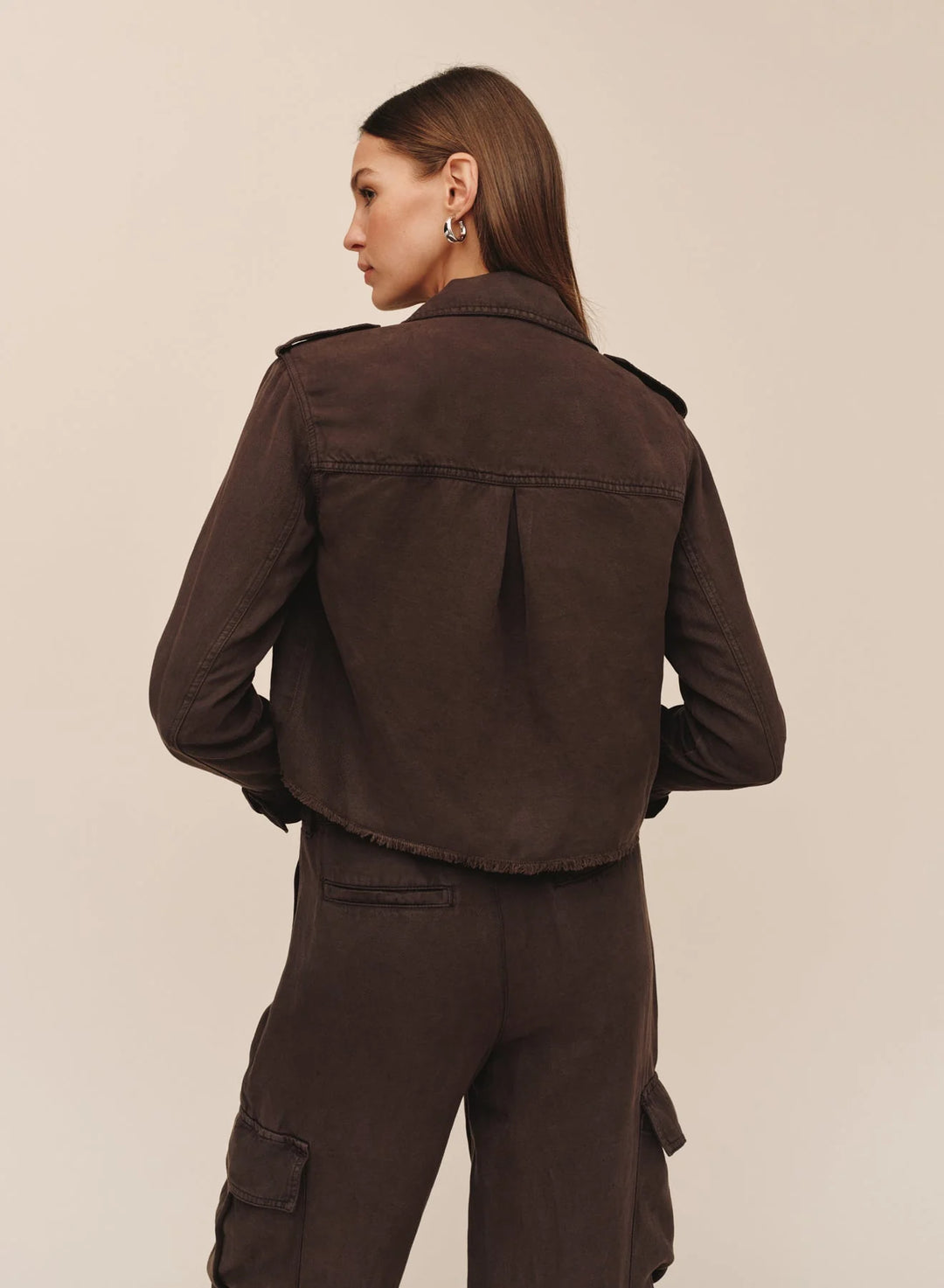 CROPPED UTILITY JACKET WITH FRAY HEM (DARK ROAST) - BELLA DAHL