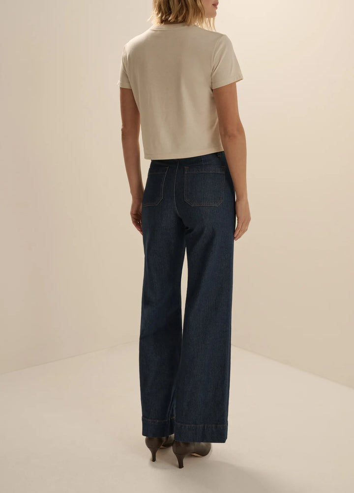 CROPPED SIGNATURE CHEST TEE(PUMICE ESPRESSO) - FAVORITE DAUGHTER