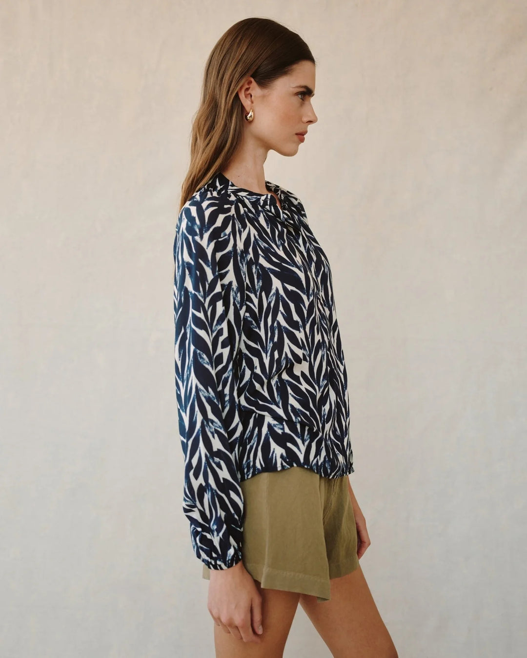 LONG SLEEVE SHIRRED RAGLAN SHIRT - BELLA DAHL