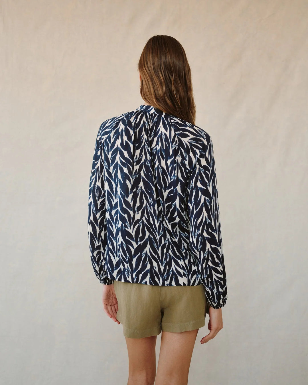 LONG SLEEVE SHIRRED RAGLAN SHIRT - BELLA DAHL