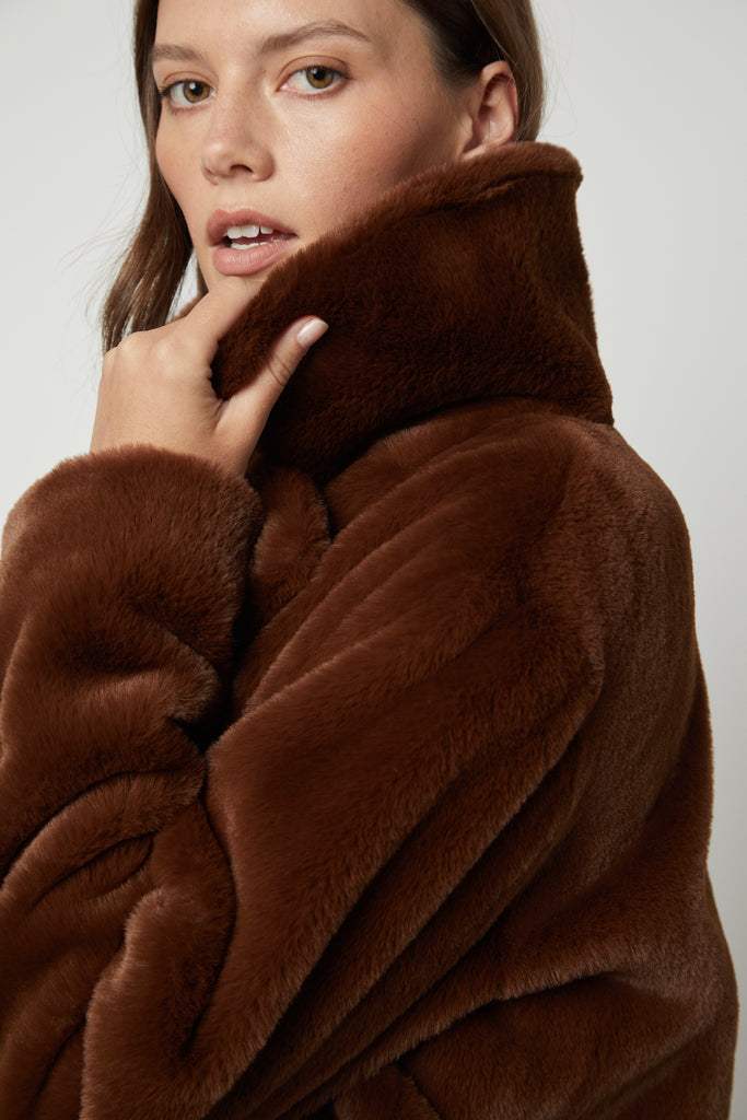 EVALYN FAUX FUR COAT - VELVET