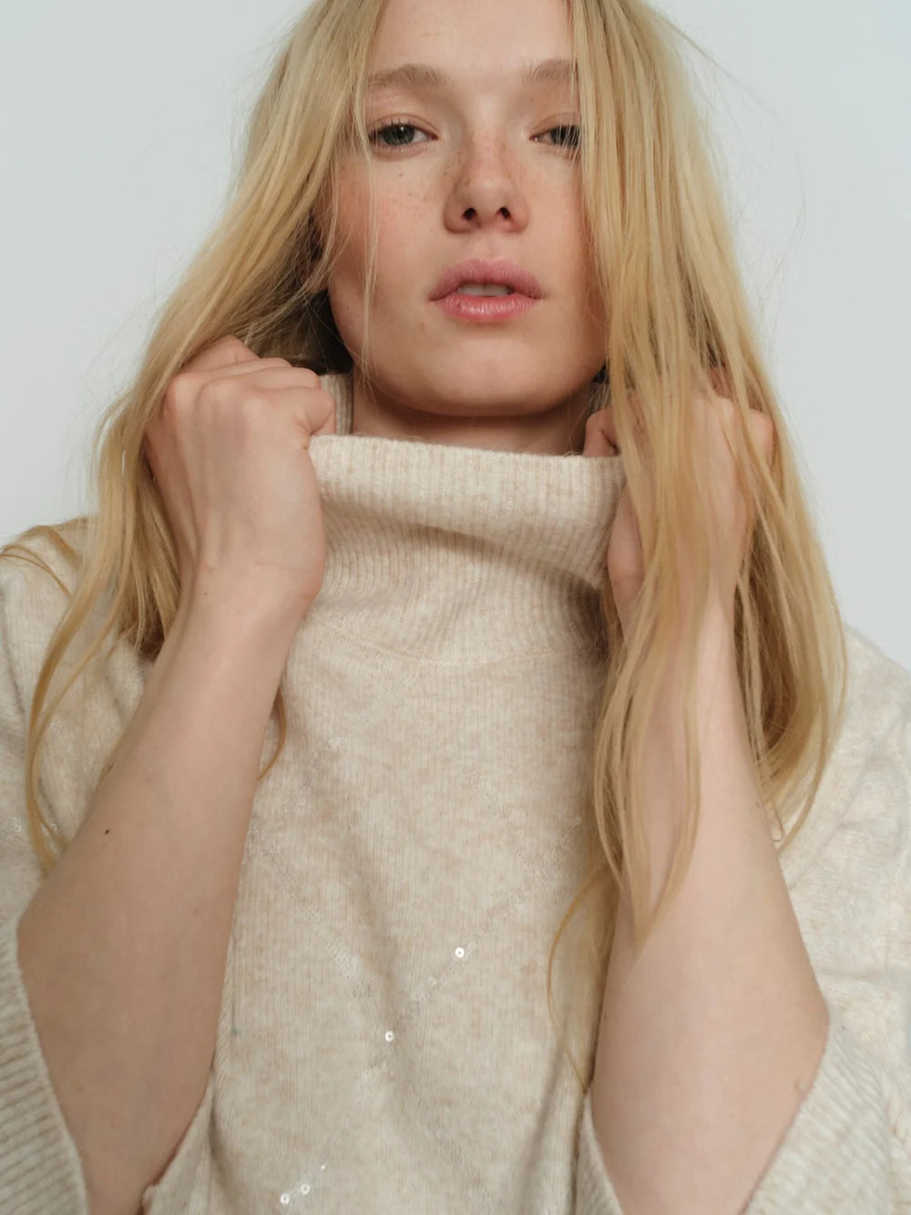 WATSON TURTLENECK SWEATER (SAND) - MELISSA NEPTON