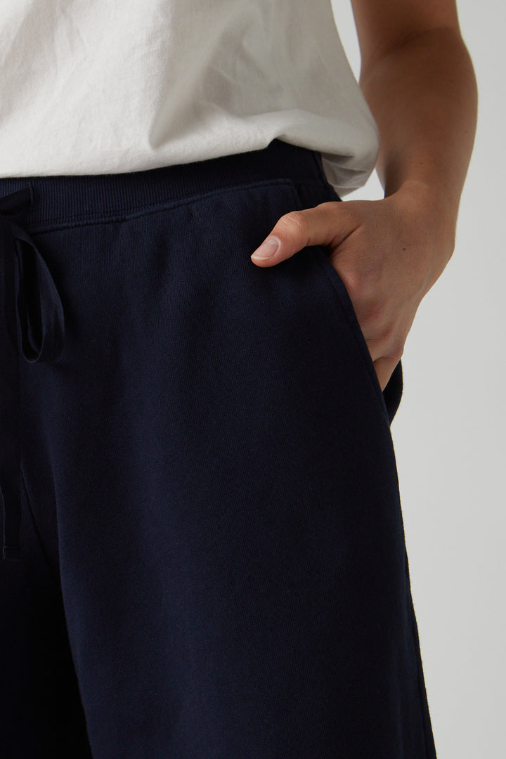 LUE SWEATSHORT (NAVY) - VELVET
