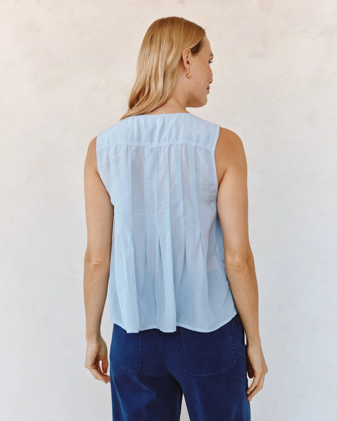 SLEEVELESS PINTUCK PULLOVER (SOFT SKY) - BELLA DAHL