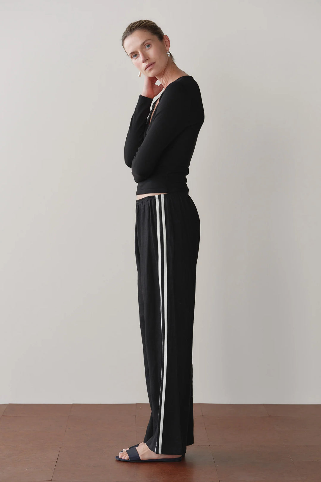 THE LINEN CROP RACER STRIPE PANT (JET) - DONNI