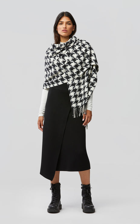 SANIA HOUNDSTOOTH SCARF (BLACK) - SOIA & KYO
