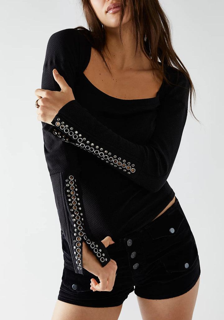 A LITTLE UNRULY TOP (BLACK) - FREE PEOPLE